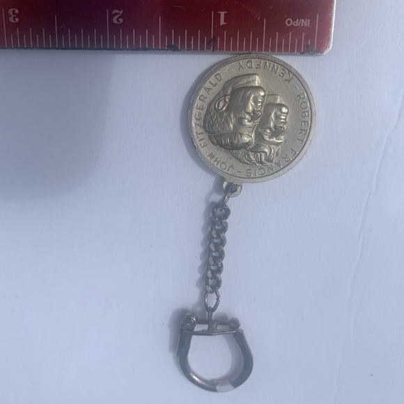 JFK, RFK & POPE Francis Paul Keychain with Medallion - Picture 9 of 14